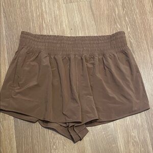 Aerie Elastic Waist Tan Athletic Shorts has pockets size XL